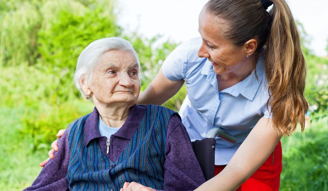Live-In Care vs 24/7 Home Care in Connecticut: How to Choose